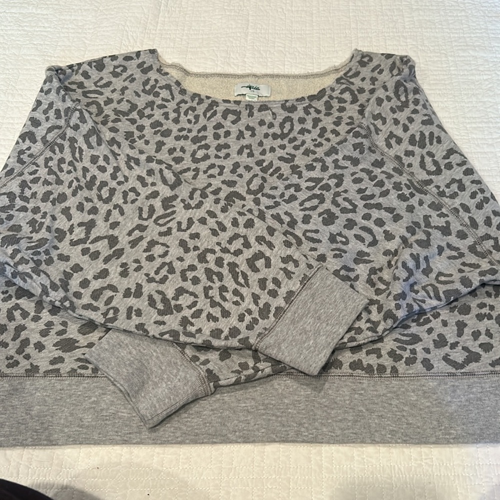NWOT AERIE oversized cropped leopard grey sweatshirt size large - Picture 5 of 8